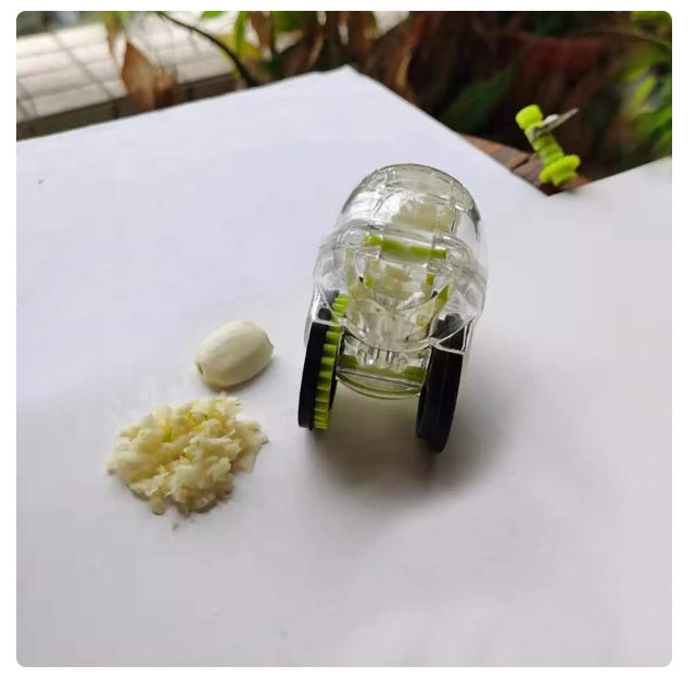 Simple-to-Use Rolling Garlic Chopper